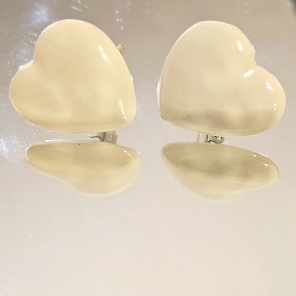 Vintage White Clip-on Heart Earrings - Picture 1 of 3